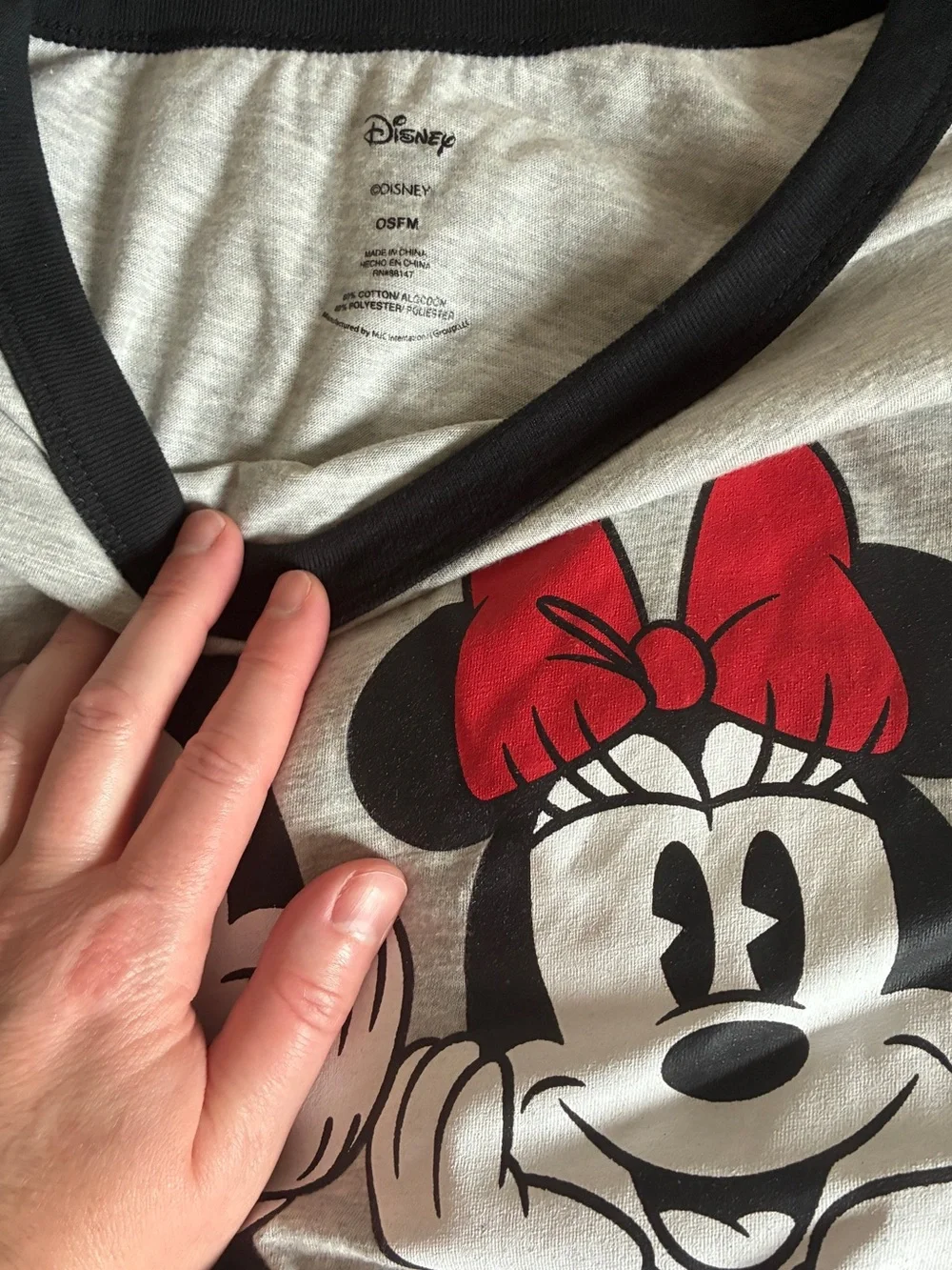 Disney licensed Mickey and Minnie night shirt-one wise fits most - Picture 2 of 2